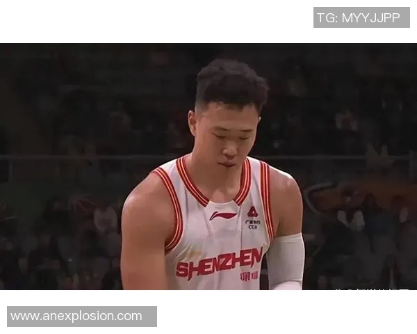 深圳贺希宁巧妙跑位助力球队胜利展现个人技术与战术意识 深圳贺希宁巧妙跑位助力球队胜利展现个人技术与战术意识