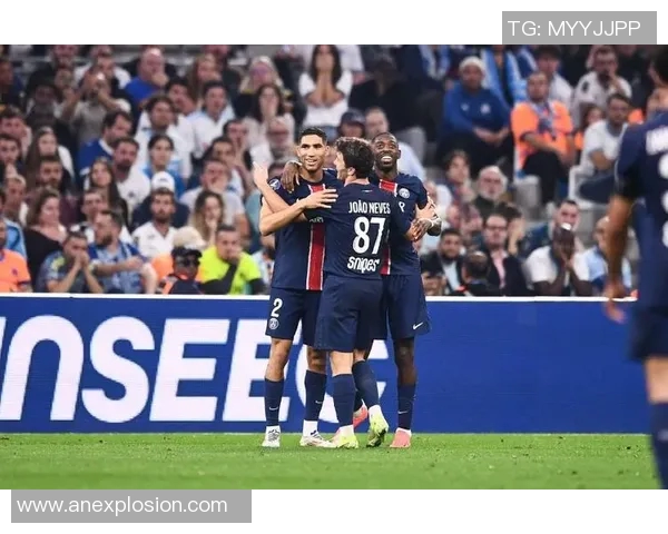 巴尔科拉助攻巴黎圣日耳曼再创辉煌球队合作展现强大实力